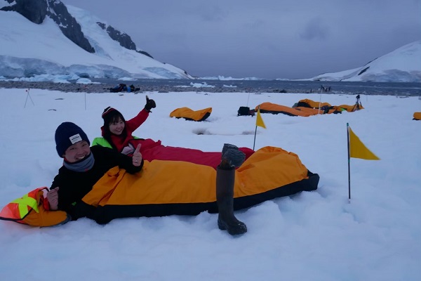 添乗員江上／2018.01.22／南極大陸でキャンプ体験！アザラシたちの吐息をすぐ傍で感じながら…